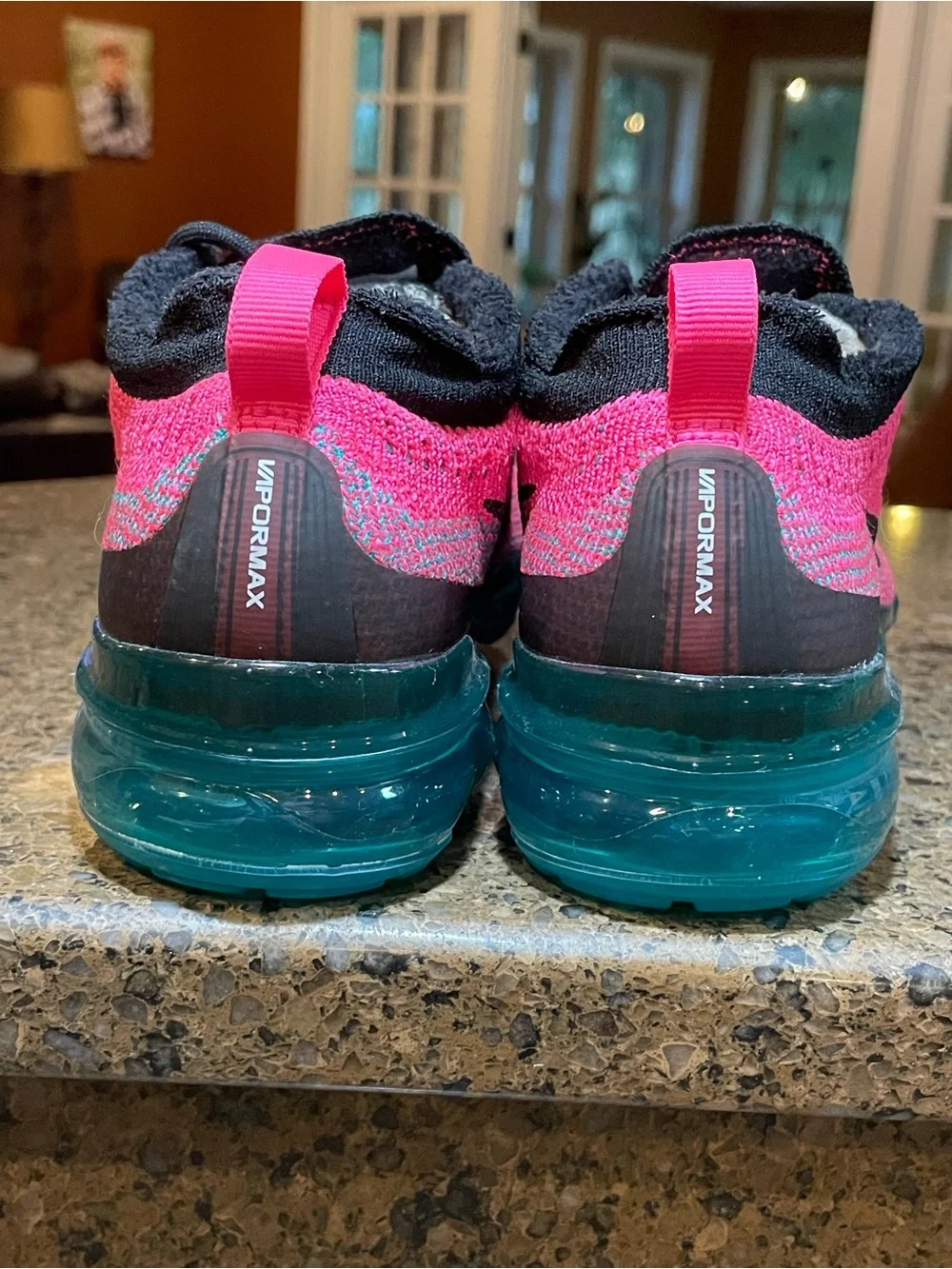🔥 Nike Air VaporMax Flyknit Athletic Shoe Miami Nights Women’s Sz 6 Pink Teal